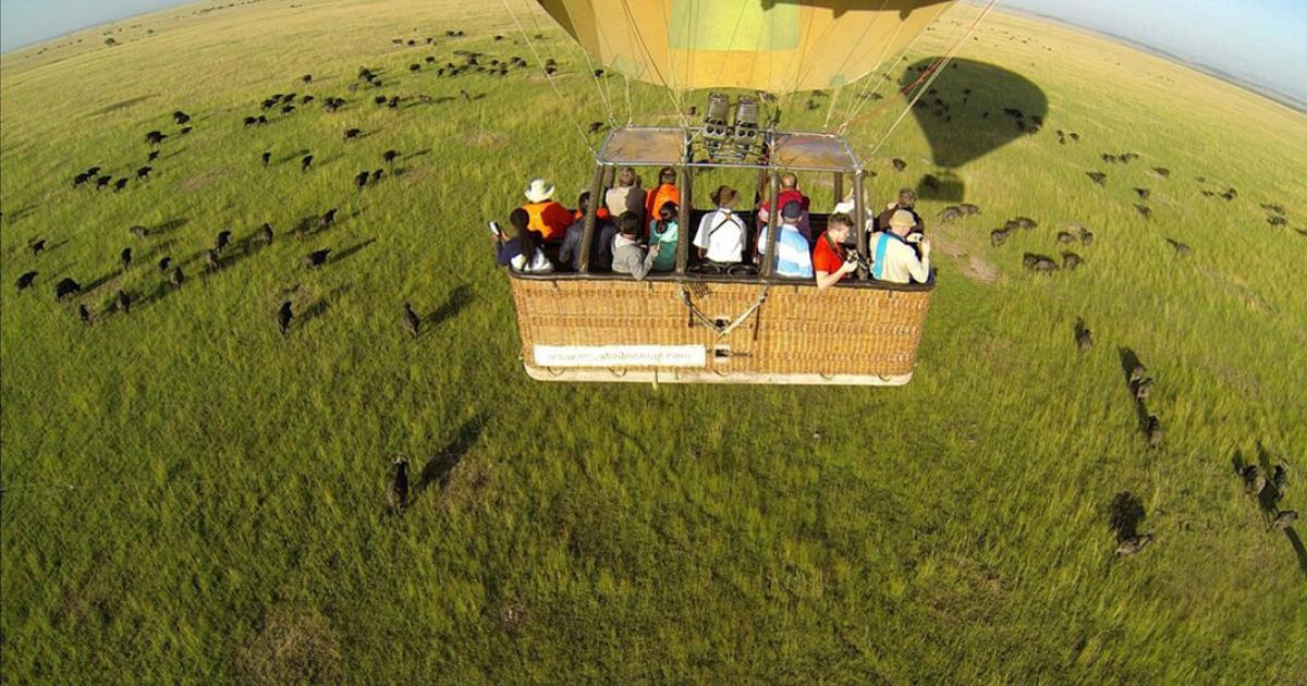 Hot air balloon in Murchison Falls 